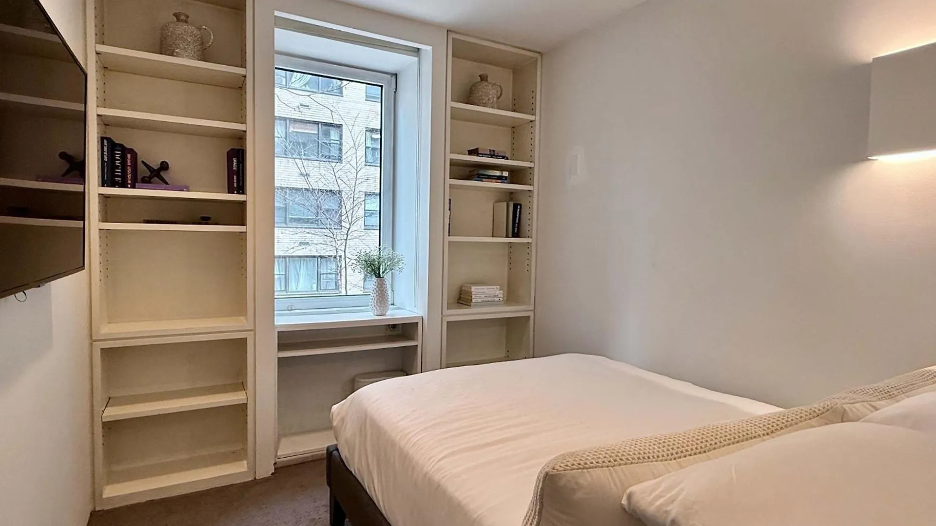 Holiday home Private Beautiful Townhome W Zen Garden New York United States