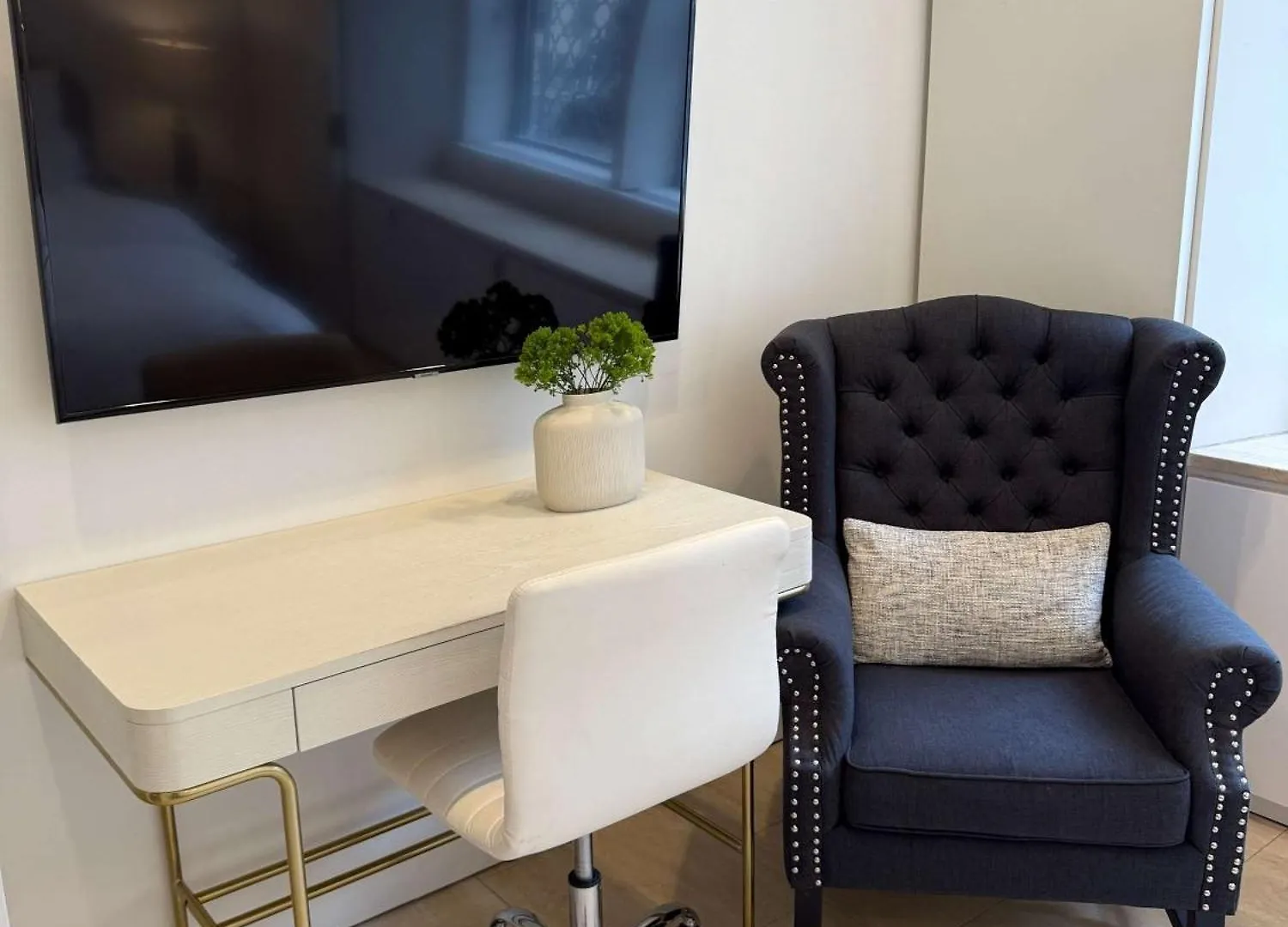 Private Beautiful Townhome W Zen Garden New York