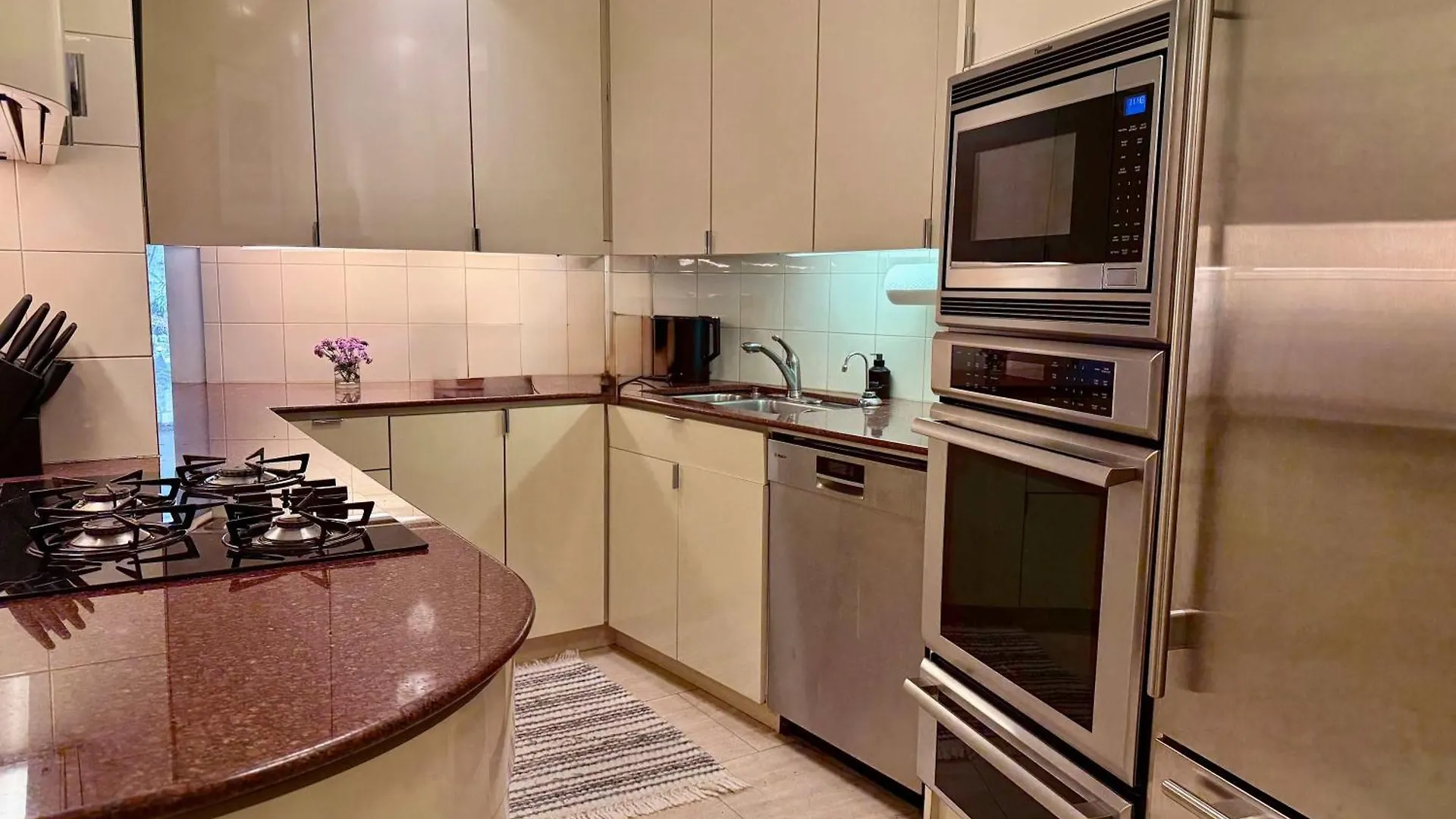 Private Beautiful Townhome W Zen Garden New York 0*,  United States