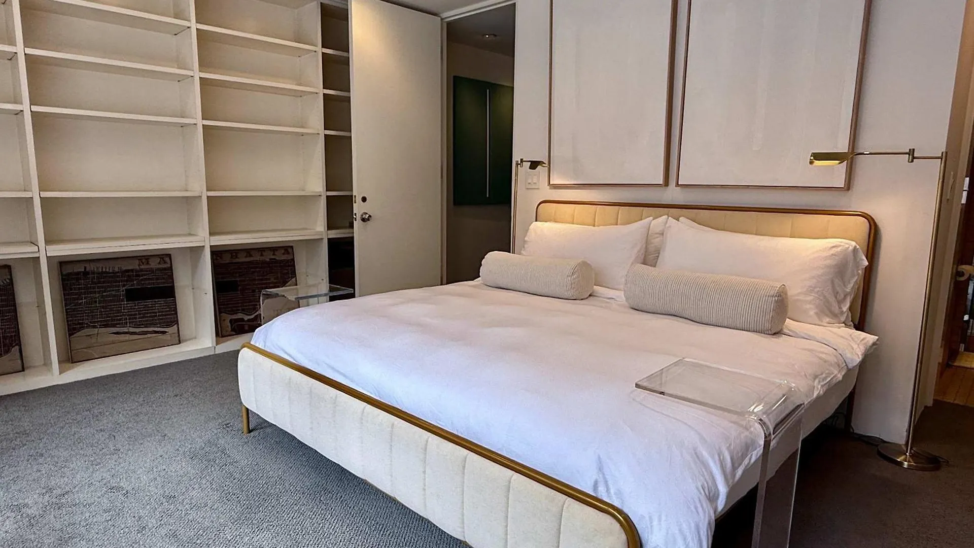 Holiday home Private Beautiful Townhome W Zen Garden New York