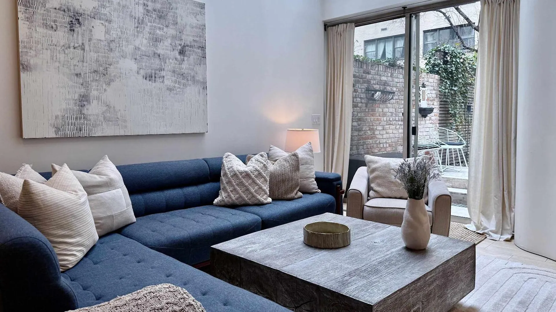Holiday home Private Beautiful Townhome W Zen Garden New York