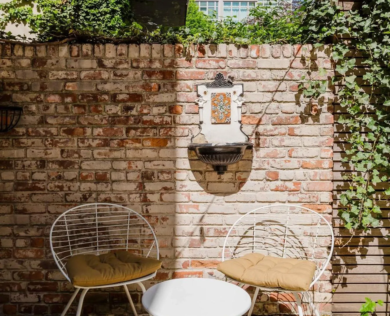 Private Beautiful Townhome W Zen Garden New York