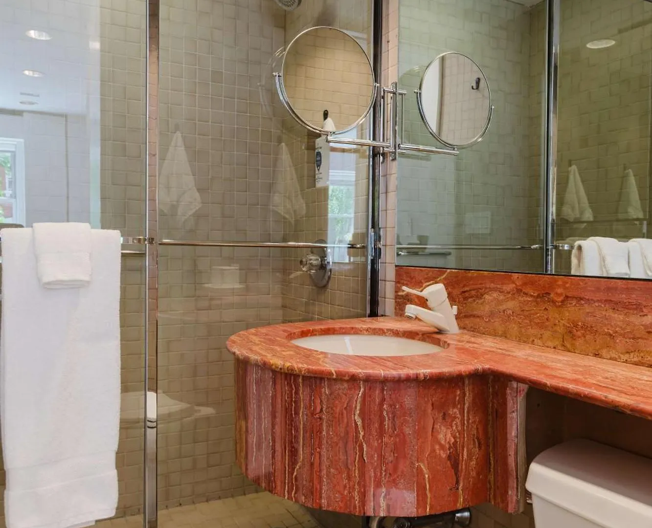 Private Beautiful Townhome W Zen Garden Νέα Υόρκη 0*,  Ηνωμένες Πολιτείες της Αμερικής
