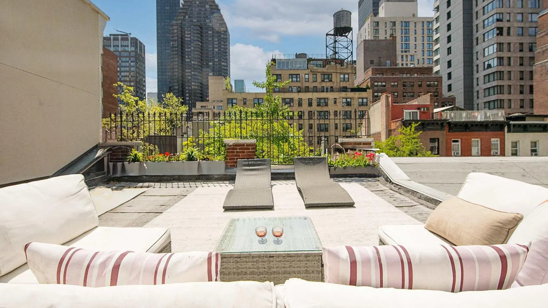 Сasa de vacaciones Private Beautiful Townhome W Zen Garden Nueva York Estados Unidos